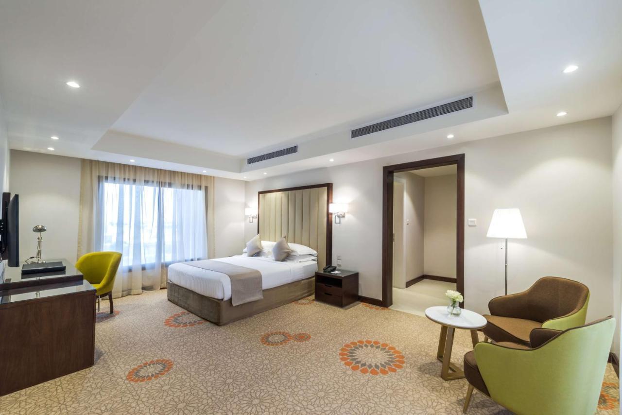 Best Western Plus Al Qurayyat City Center Ngoại thất bức ảnh