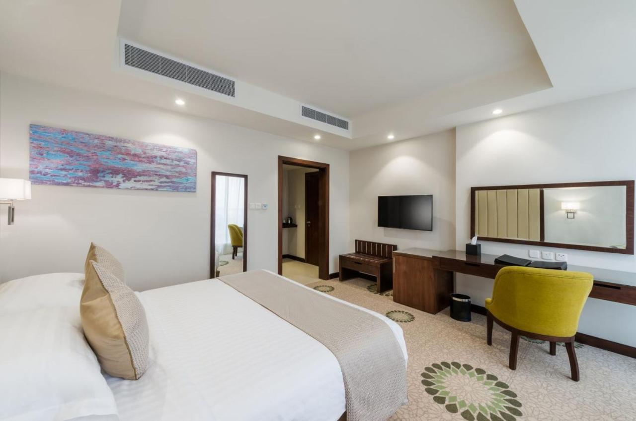 Best Western Plus Al Qurayyat City Center Ngoại thất bức ảnh