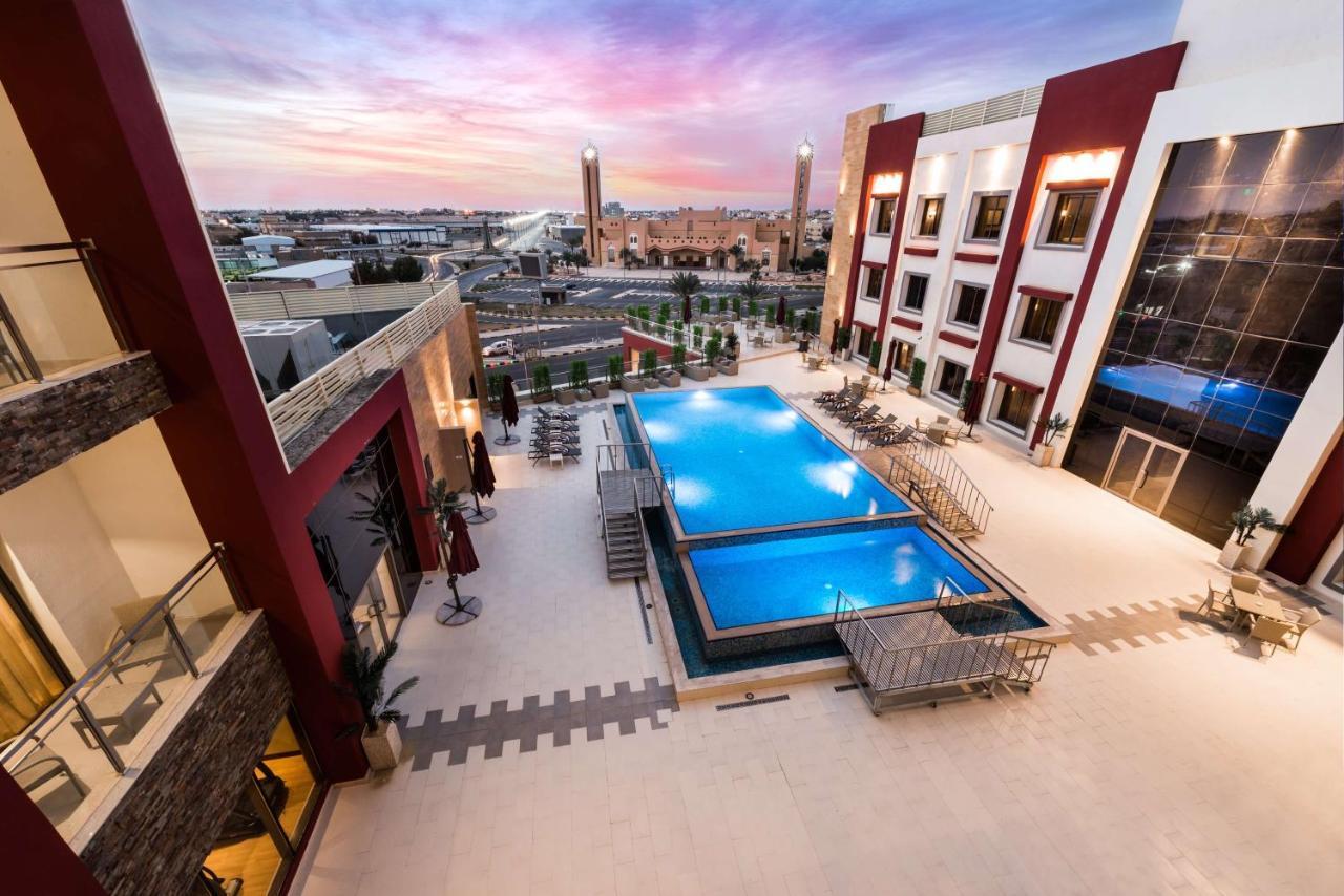 Best Western Plus Al Qurayyat City Center Ngoại thất bức ảnh