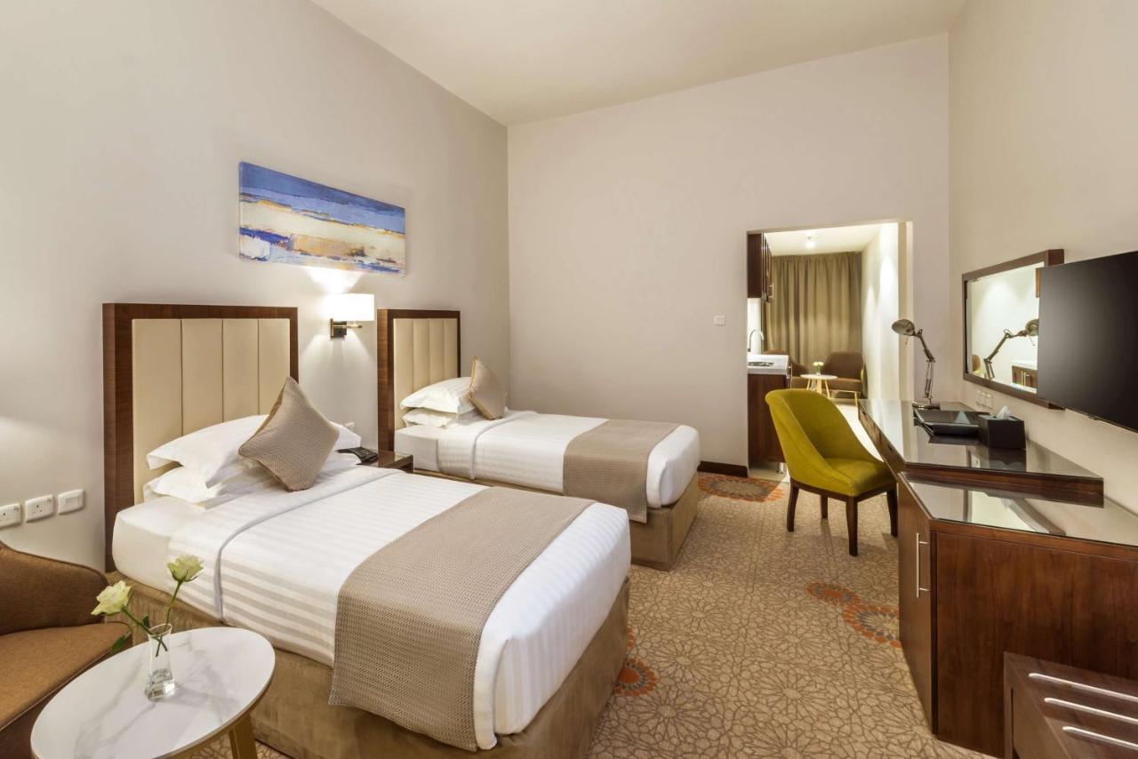 Best Western Plus Al Qurayyat City Center Ngoại thất bức ảnh
