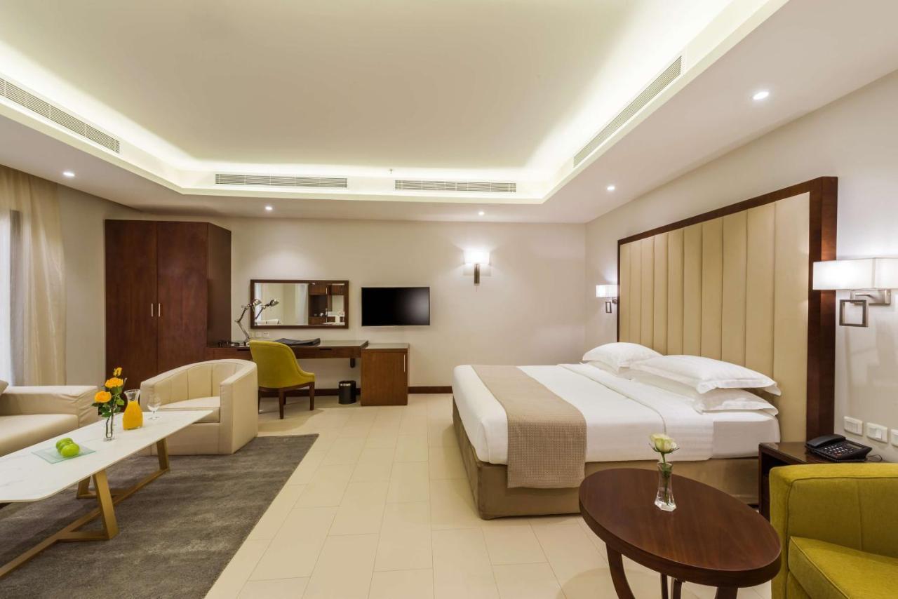 Best Western Plus Al Qurayyat City Center Ngoại thất bức ảnh